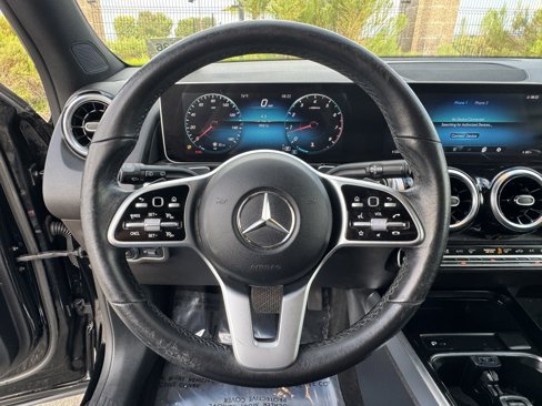 Used 2021 Mercedes-Benz GLB 250 4MATIC image 23