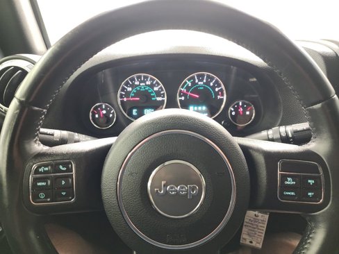 Used 2015 Jeep Wrangler Unlimited Rubicon w/ Connectivity Group image 20