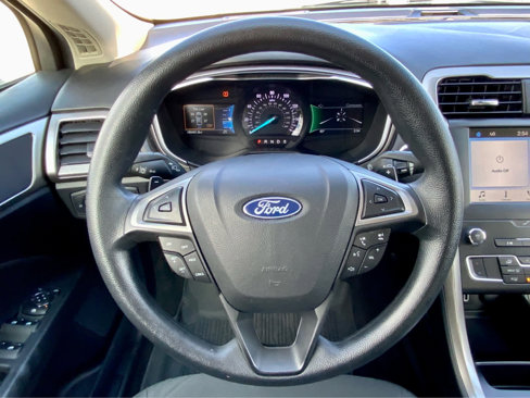 Used 2019 Ford Fusion SE image 40