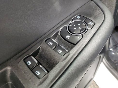 Used 2024 Ford Edge SEL image 17