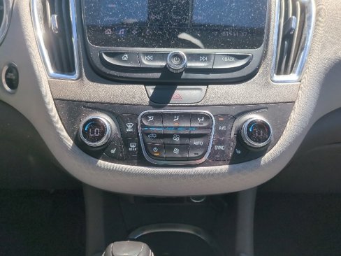 Used 2019 Chevrolet Malibu LT image 16