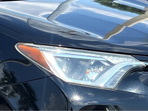 Used 2018 Toyota RAV4 XLE w/ Plus Extra Value Package image 19