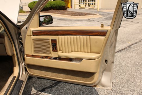 Used 1989 Chrysler New Yorker image 23