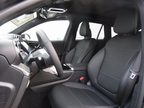Certified 2025 Mercedes-Benz GLC 300 4MATIC image 11