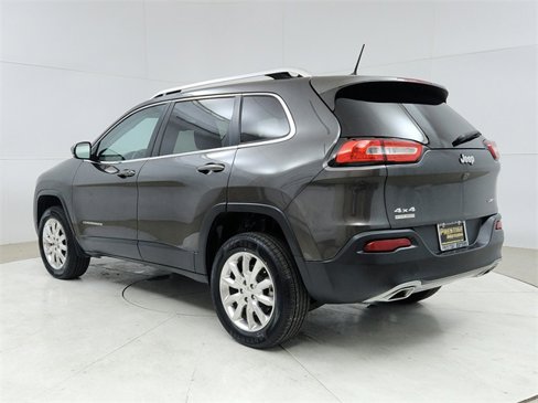 Used 2016 Jeep Cherokee Limited w/ Luxury Group image 5
