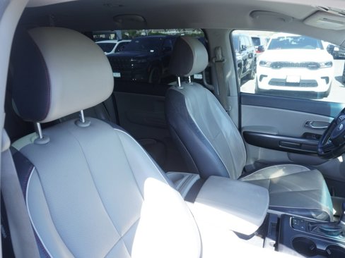 Used 2017 Kia Sedona LX w/ LX Essentials Premium Package image 22
