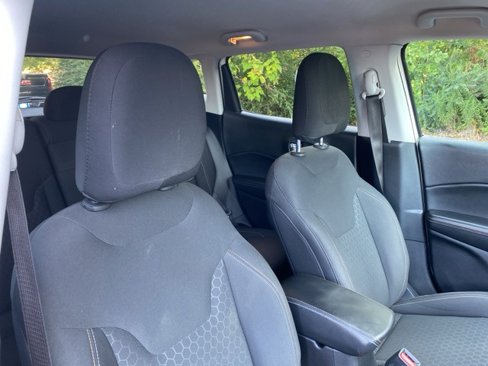 Used 2018 Jeep Compass Sport image 28