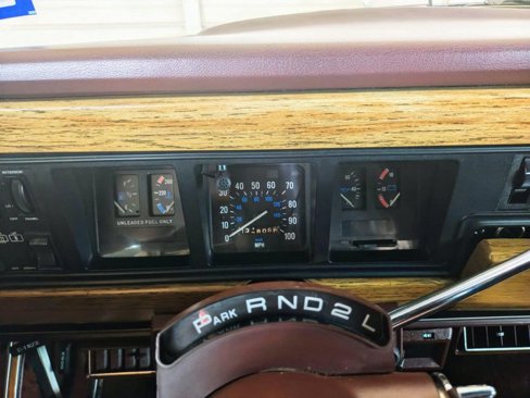 Used 1989 Jeep Grand Wagoneer image 24