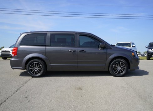 Used 2017 Dodge Grand Caravan SE image 5