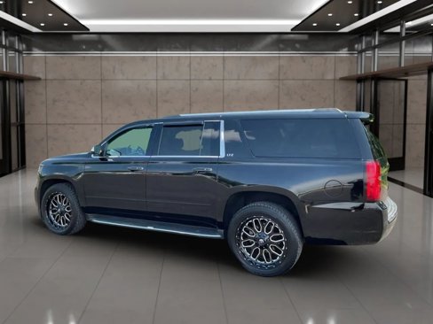 Used 2016 Chevrolet Suburban LTZ image 4
