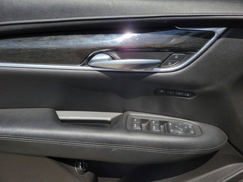 Used 2020 Cadillac XT5 Premium Luxury image 8