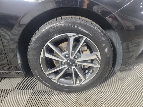 Certified 2022 Kia Forte LXS w/ LXS Technology Package image 3