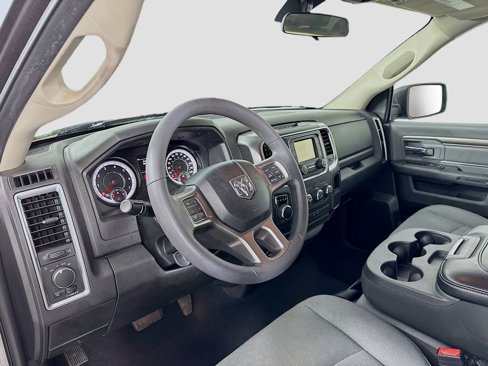 Used 2021 RAM 1500 Classic SLT image 9