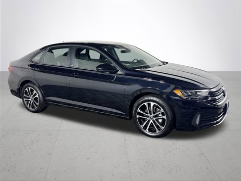 Certified 2024 Volkswagen Jetta Sport image 5