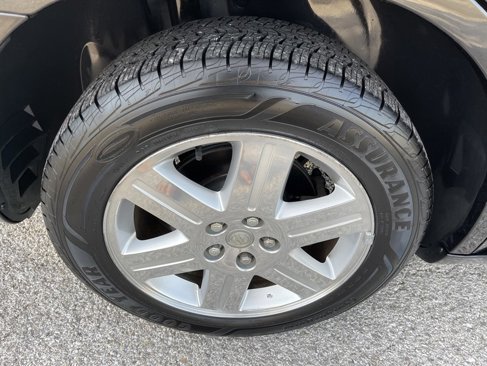 Used 2005 Chrysler 300 C w/ Protection Group II image 21