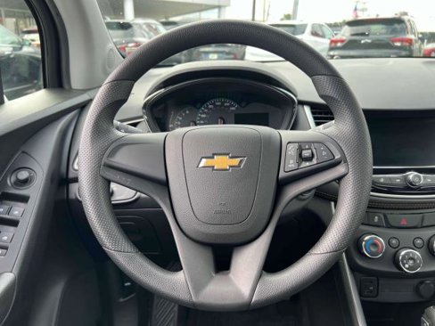 Used 2020 Chevrolet Trax LS image 14