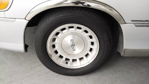 Used 1998 Lincoln Town Car Executive image 24