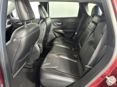 Used 2019 Jeep Cherokee Limited image 7