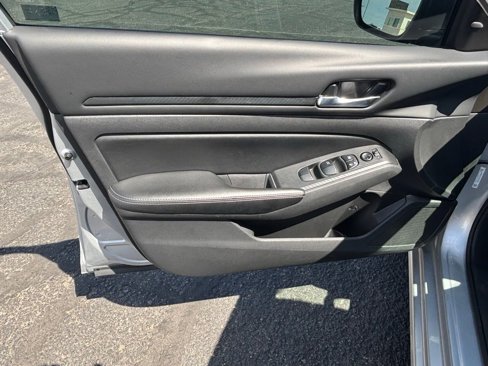 Used 2024 Nissan Altima 2.5 SV image 33