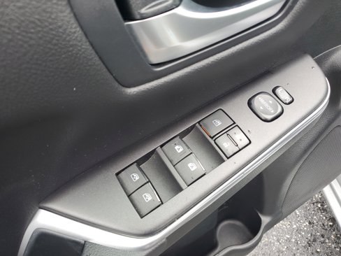 Used 2017 Toyota Camry LE image 17