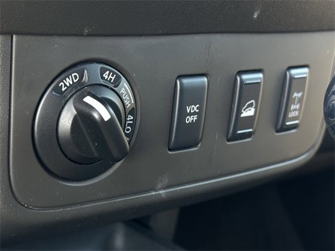 Used 2011 Nissan Xterra PRO-4X w/ Pro-4x Leather Pkg image 17