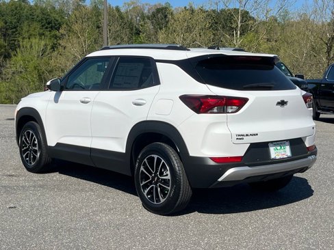 New 2025 Chevrolet TrailBlazer LT w/ LPO, Blackout Package image 16