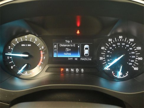 Used 2015 Ford Fusion SE w/ Equipment Group 201A image 5
