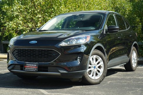 Used 2020 Ford Escape SE image 1