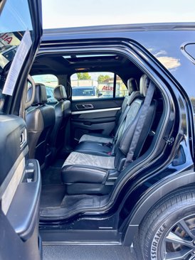 Used 2017 Ford Explorer XLT w/ XLT Technology Feature Bundle image 18