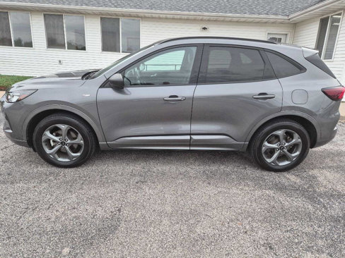 Used 2023 Ford Escape ST-Line image 5