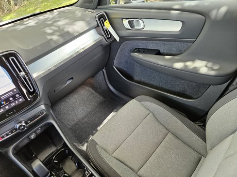 New 2026 Volvo XC40 B5 Core image 18