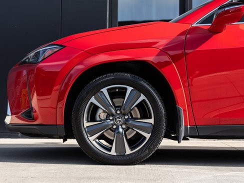 Used 2023 Lexus UX 250h FWD w/ Premium Package image 11