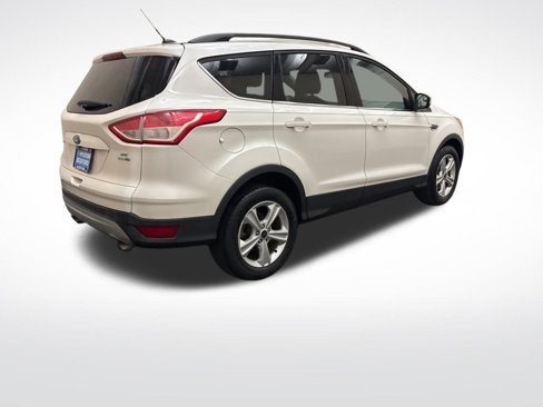 Used 2016 Ford Escape SE w/ Equipment Group 201A image 5