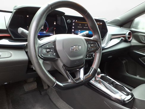 Certified 2024 Chevrolet Trax RS w/ Driver Confidence Package image 12