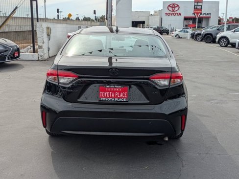 Certified 2022 Toyota Corolla LE image 9