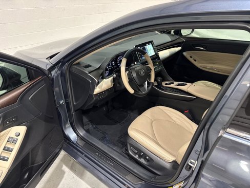 Used 2020 Toyota Avalon Limited image 33