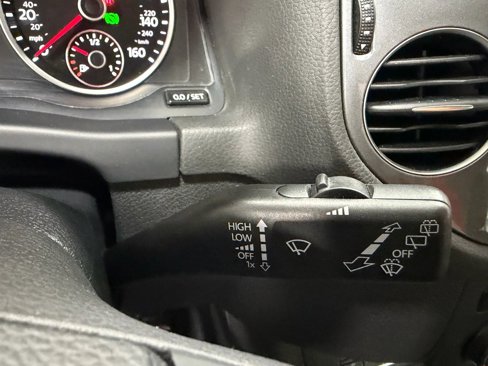 Used 2016 Volkswagen Tiguan S image 42