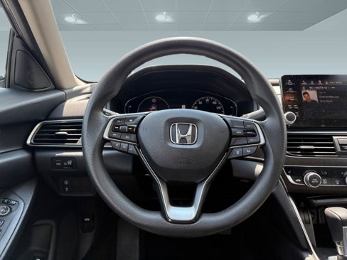 Used 2018 Honda Accord EX image 18