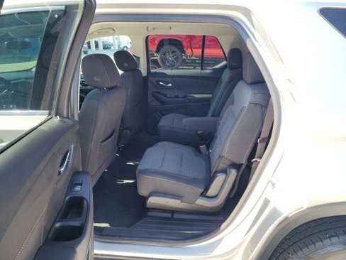 Used 2020 Chevrolet Traverse LT image 19