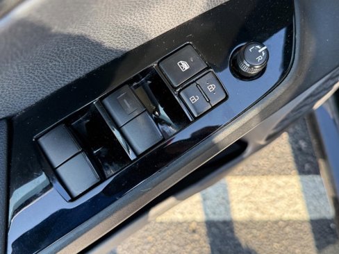 Used 2021 Toyota Prius Limited image 14
