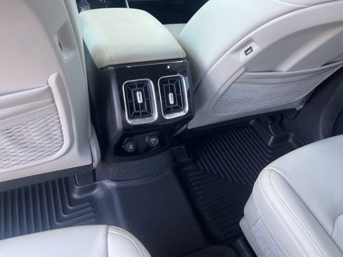 Used 2023 Kia Sorento SX image 29