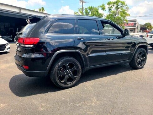 Used 2019 Jeep Grand Cherokee Laredo image 9