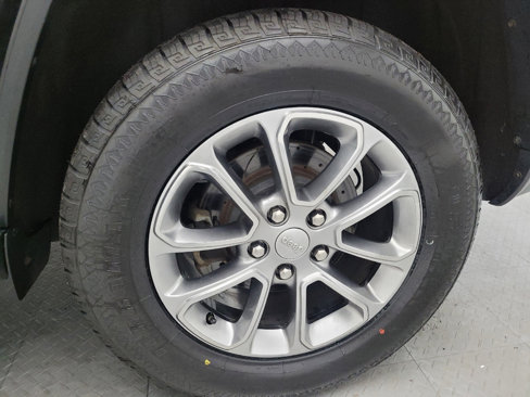 Used 2015 Jeep Grand Cherokee Limited image 31