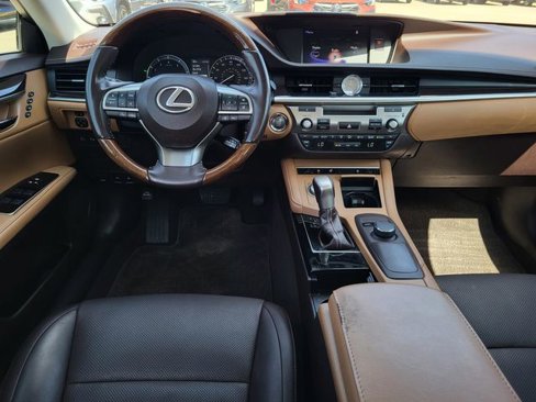 Used 2018 Lexus ES 350 w/ Premier Package image 22