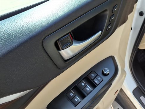 Used 2016 Toyota Highlander Limited Platinum image 20
