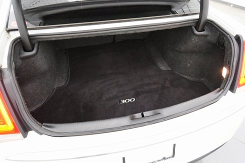 Used 2016 Chrysler 300 C Platinum image 34