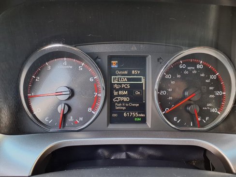 Used 2018 Toyota RAV4 SE image 22