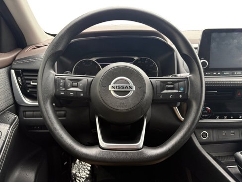 Used 2021 Nissan Rogue SV image 10