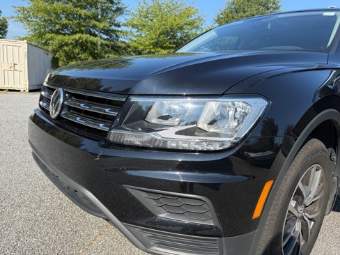 Used 2020 Volkswagen Tiguan SE w/ Panoramic Sunroof Package image 29