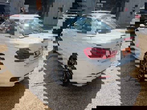 Used 2019 BMW 430i Convertible image 3